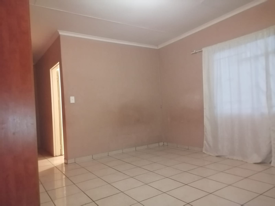 To Let 4 Bedroom Property for Rent in Geelhoutpark North West